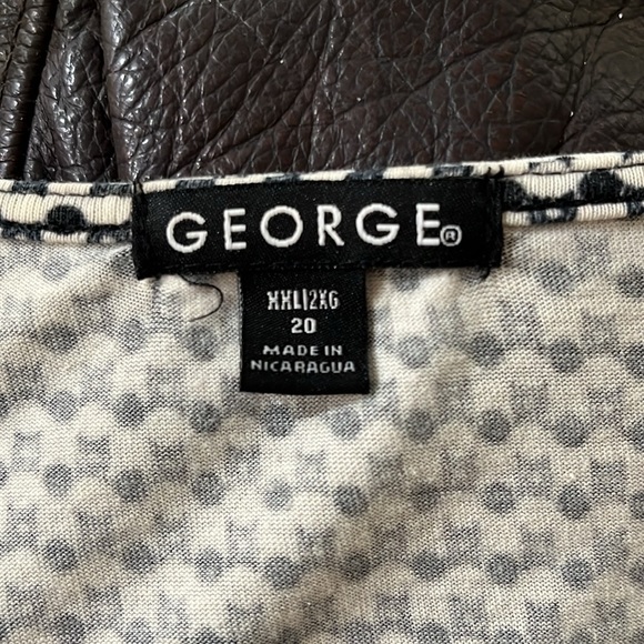 George V-Neck Wrap-Front Blouse - Black & White - Size XXL (20) - Picture 3 of 5